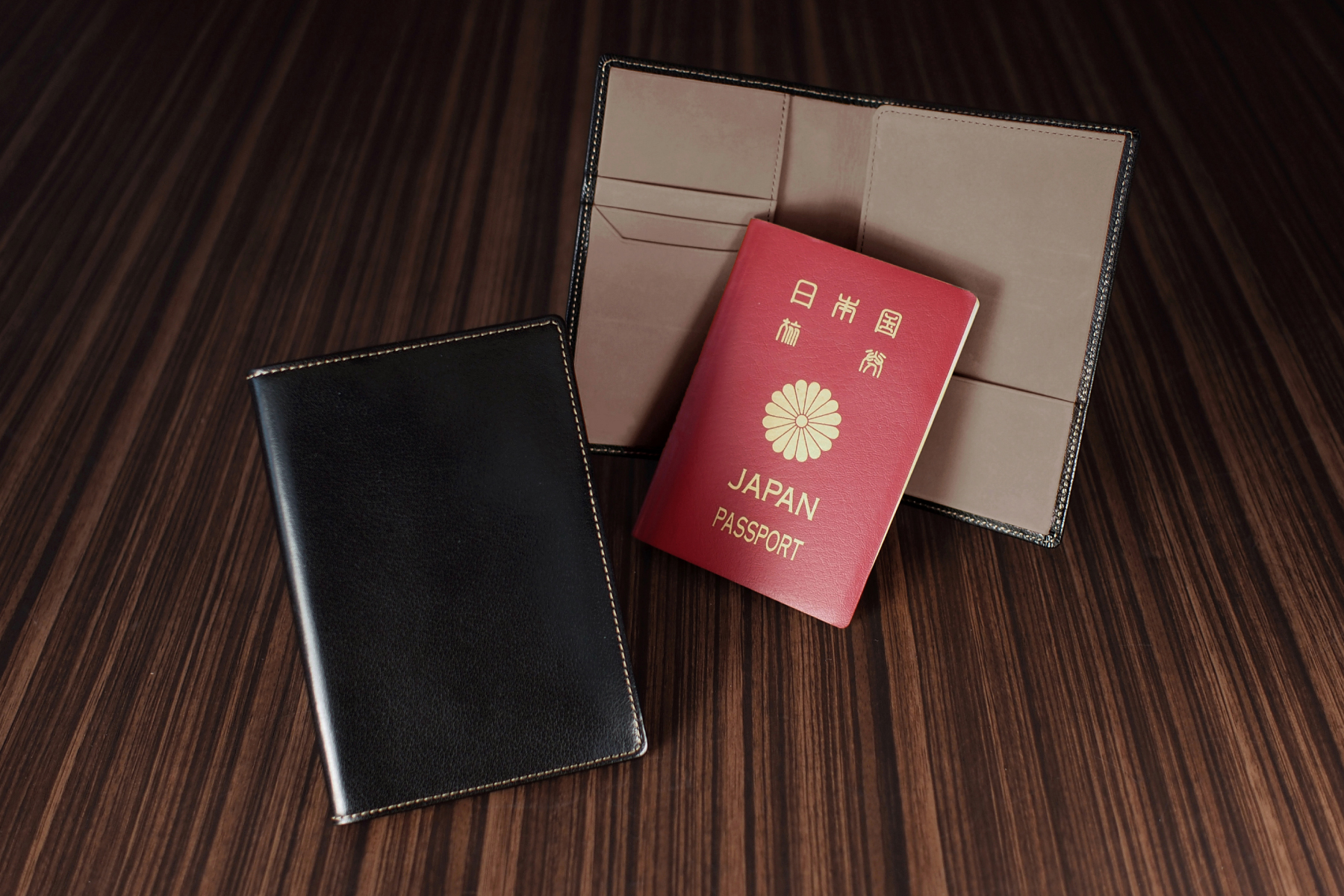 記念品 名入れ 本革製パスポートケース ツートン仕様