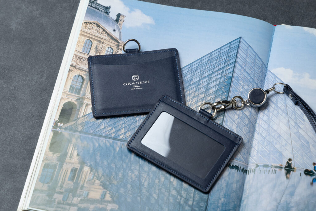 社員証ケース ネイビー