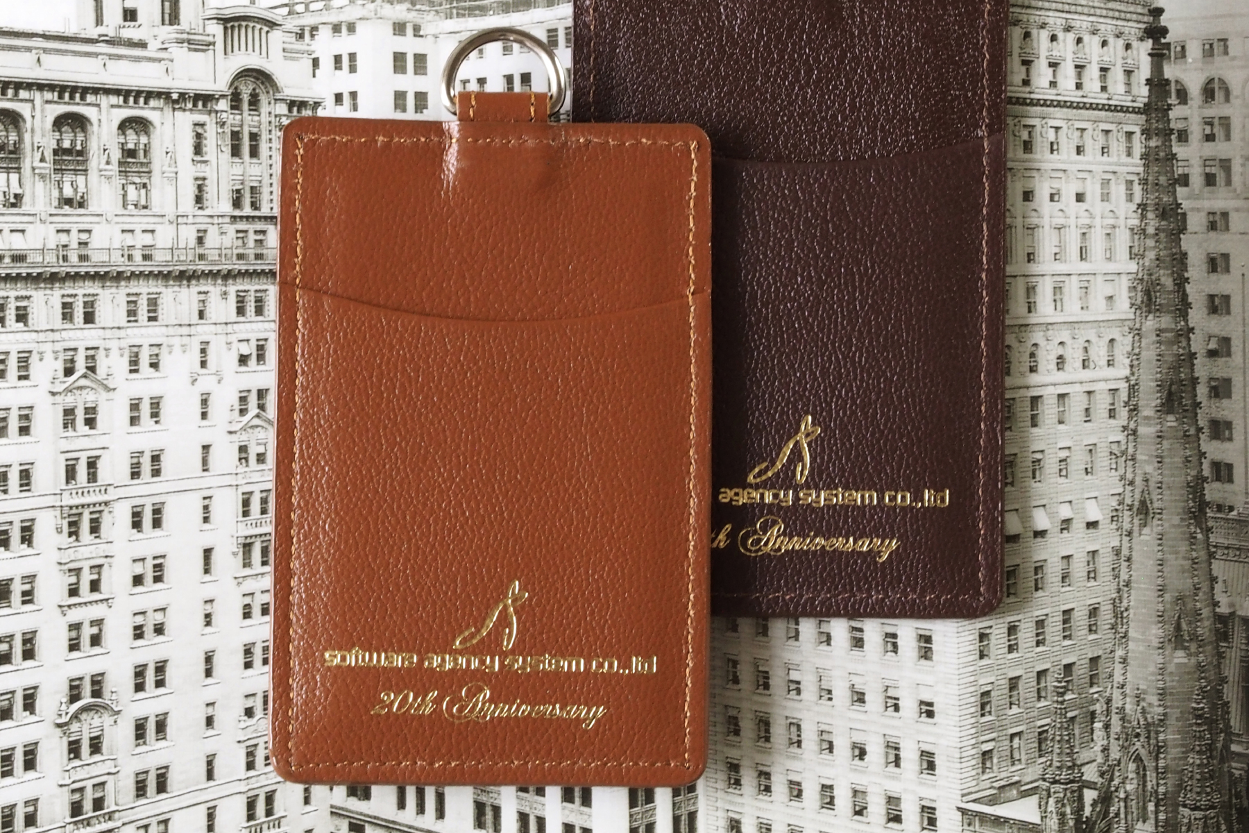 本革製IDケース アーバン縦型 名入れ刻印拡大