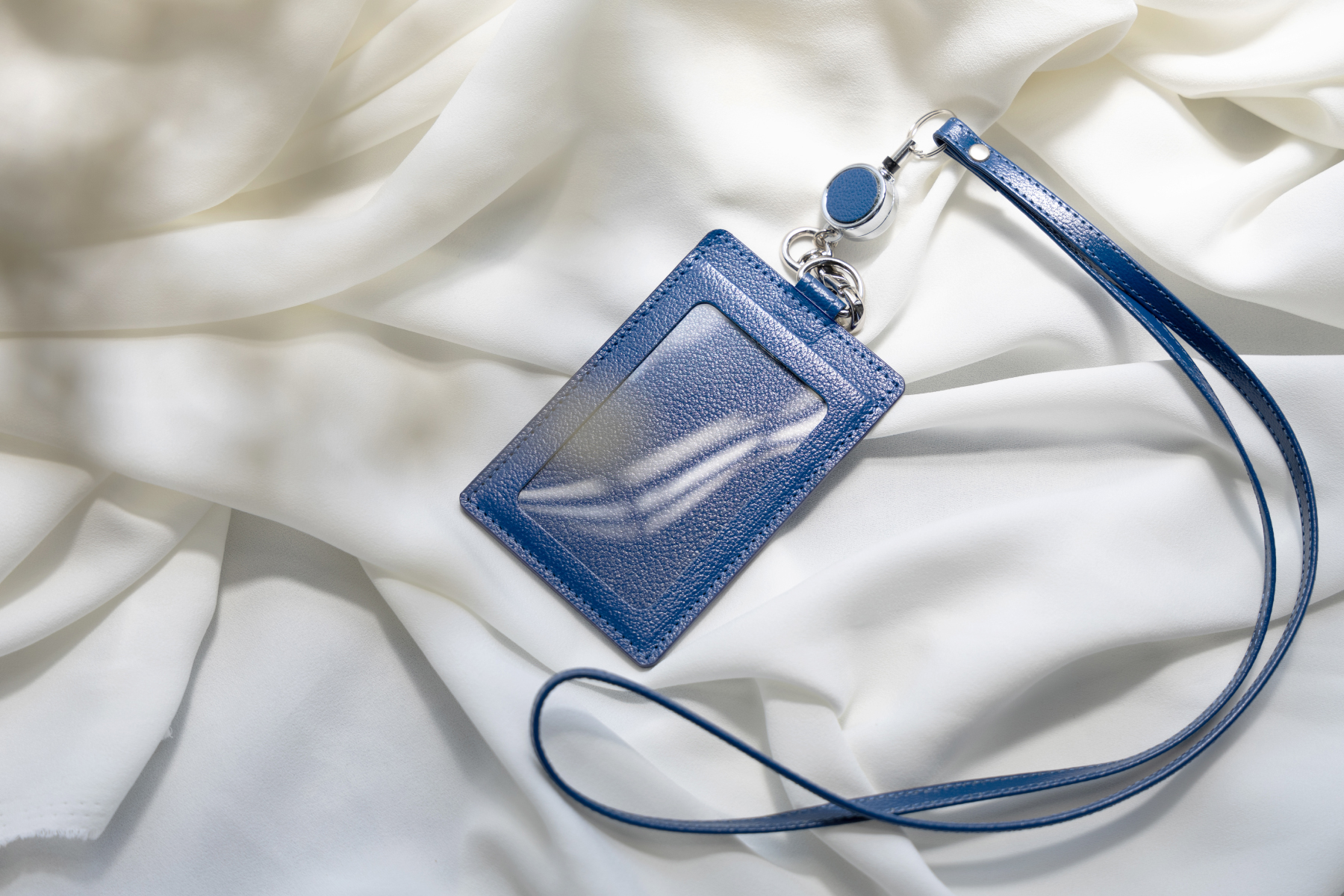 名入れ記念品 本革製IDケース アーバン縦型 ブルー