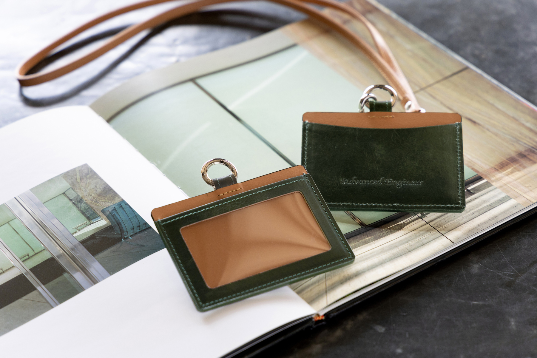 クアラントット　ノベルティ　レザーアクセサリーケース クアラントット ノベルティ レザーアクセサリーケース