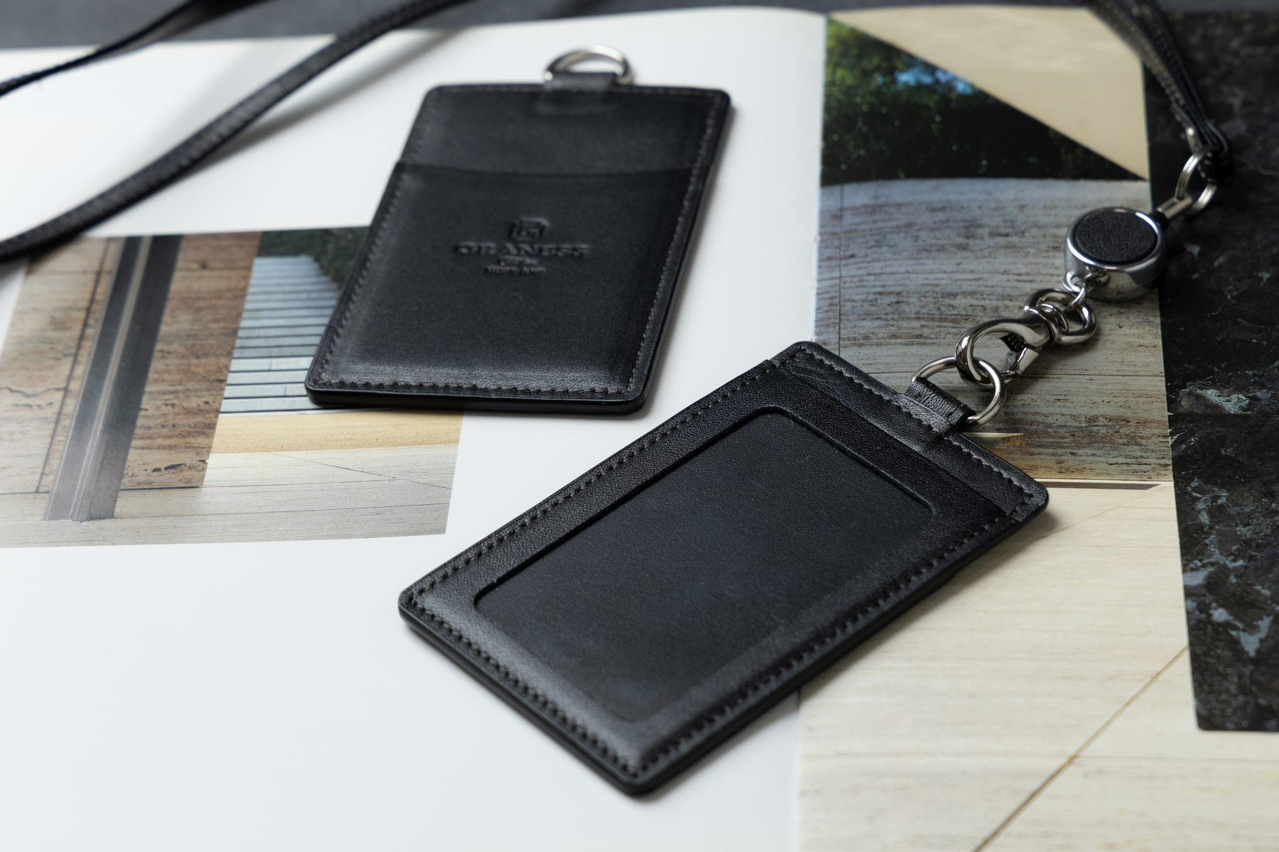 IDケース 縦型 ブラック