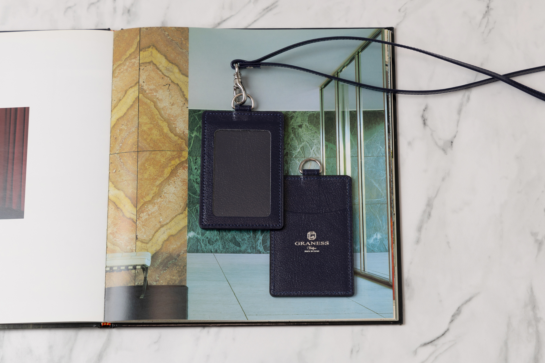 本革IDケース 縦型 名入れ 銀箔押し ネイビー